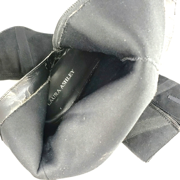 Laura Ashley Grey's Black Fuax Suede, Square Toe, Kitten Heel, Bootie Wmn 10 M - Picture 12 of 12